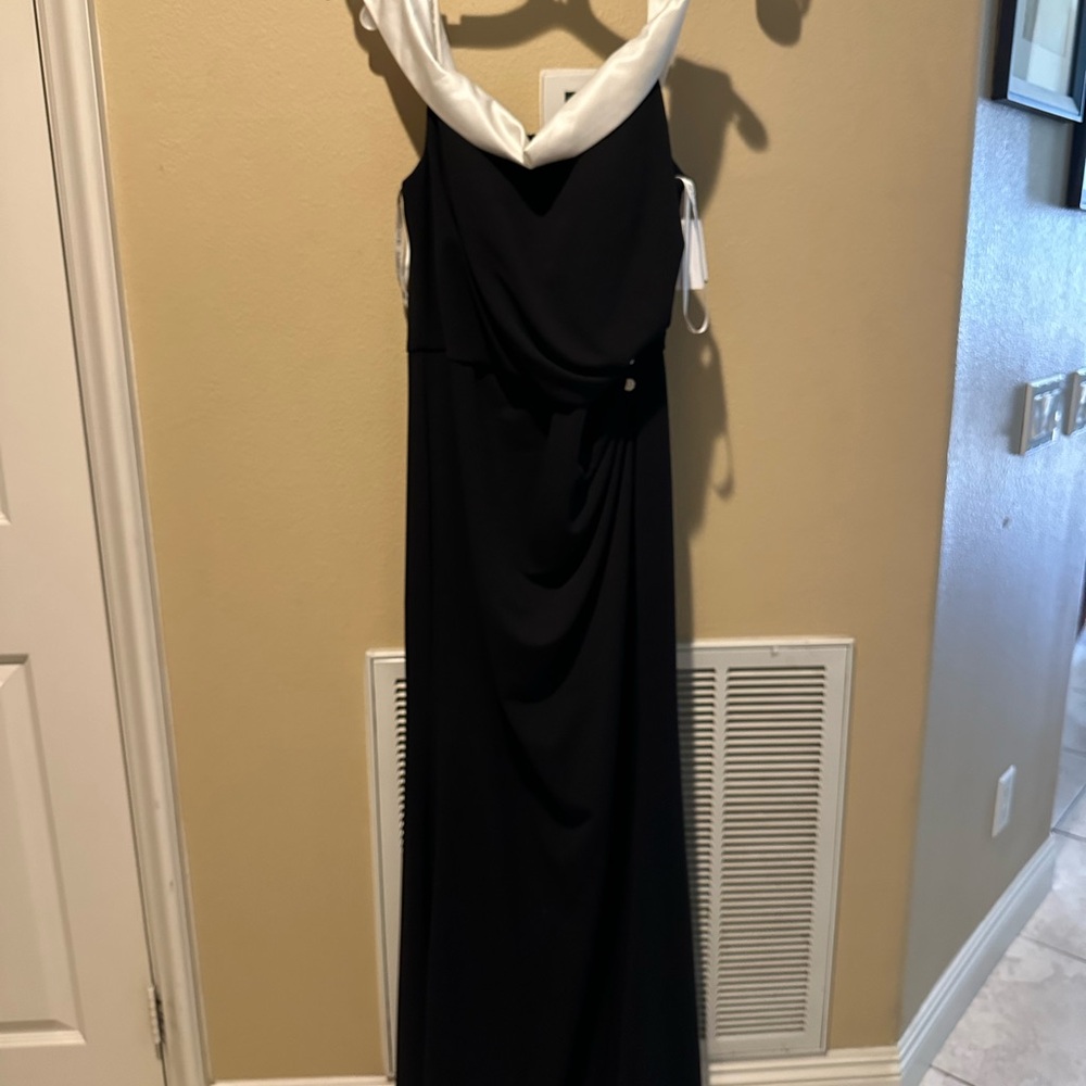 Mother of the bride or groom Elegant Black and White Evening Gown